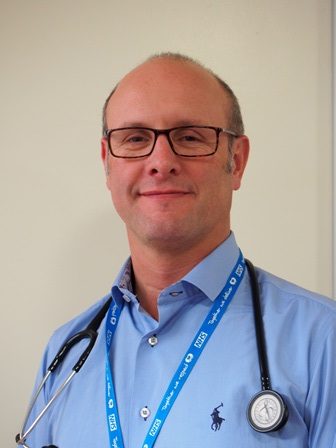 photo of Dr Simon Thackray